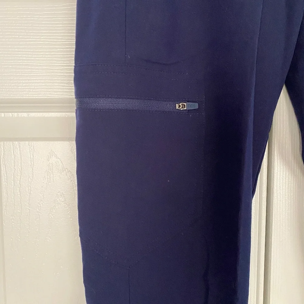 Figs Zamora Jogger Scrub Pants - Picture 7 of 14